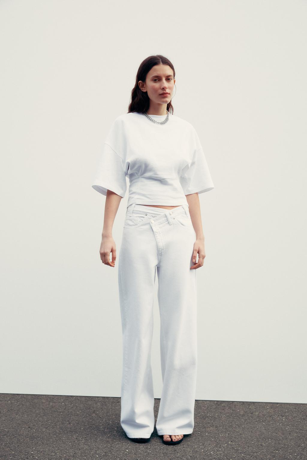 SCULPTED FIT TEE