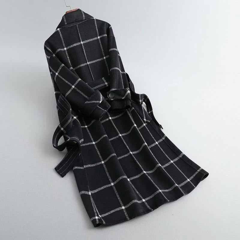 VALERIA | ELEGANT CHECKED WOOL COAT